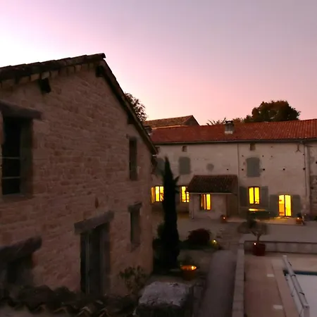 Charente Cozy Family Winter Retreat Tatil Evi *