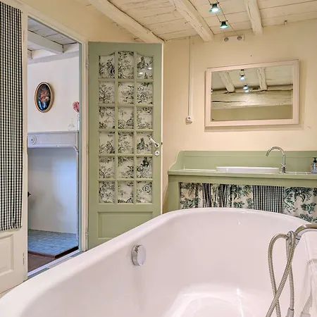 Charente Cozy Family Winter Retreat Tatil Evi *