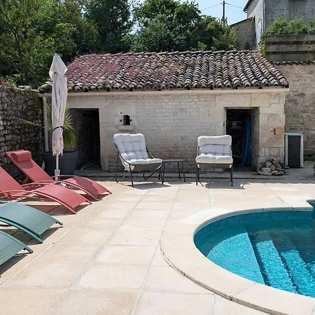 Charente Cozy Family Winter Retreat Vakantiehuis *