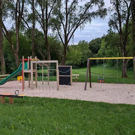 펜션 Charente Cozy Family Winter Retreat Theil-Rabier