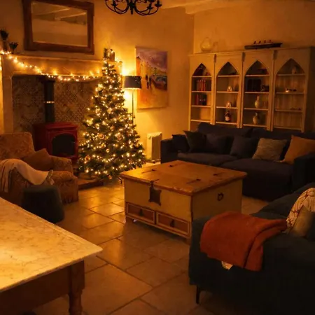 Charente Cozy Family Winter Retreat Theil-Rabier